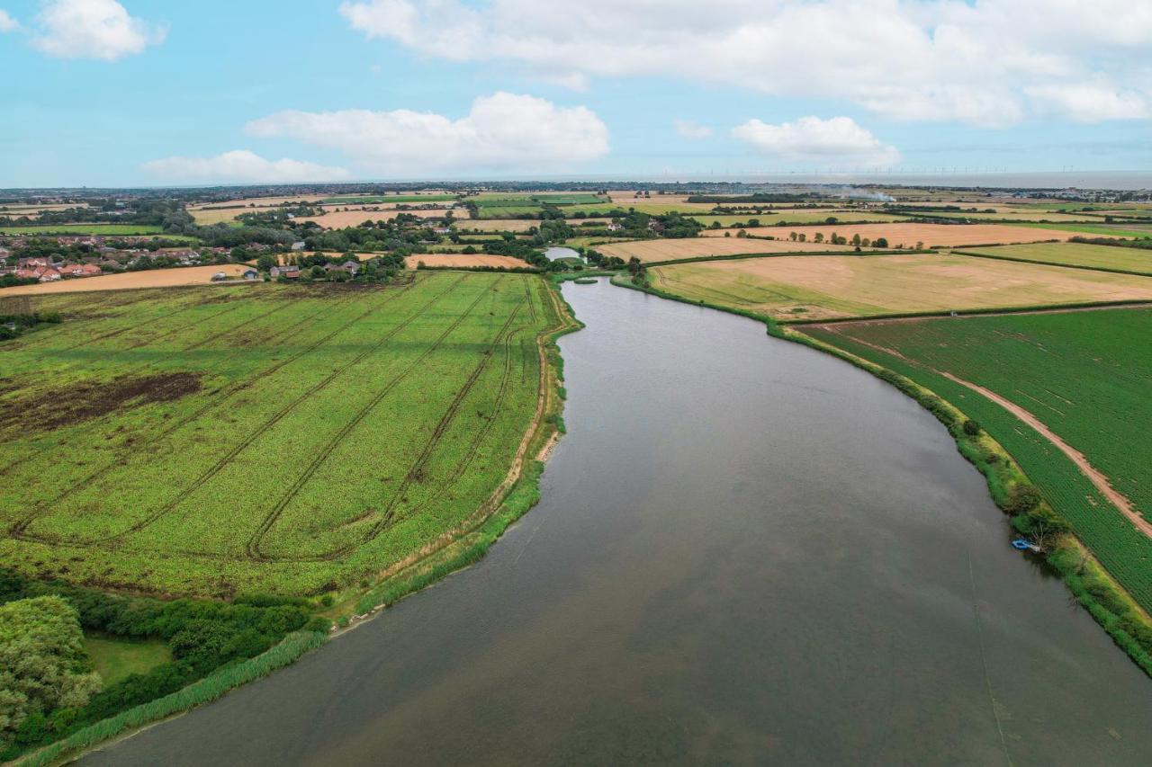 Mill Dam Lake House Saint Osyth Exteriör bild