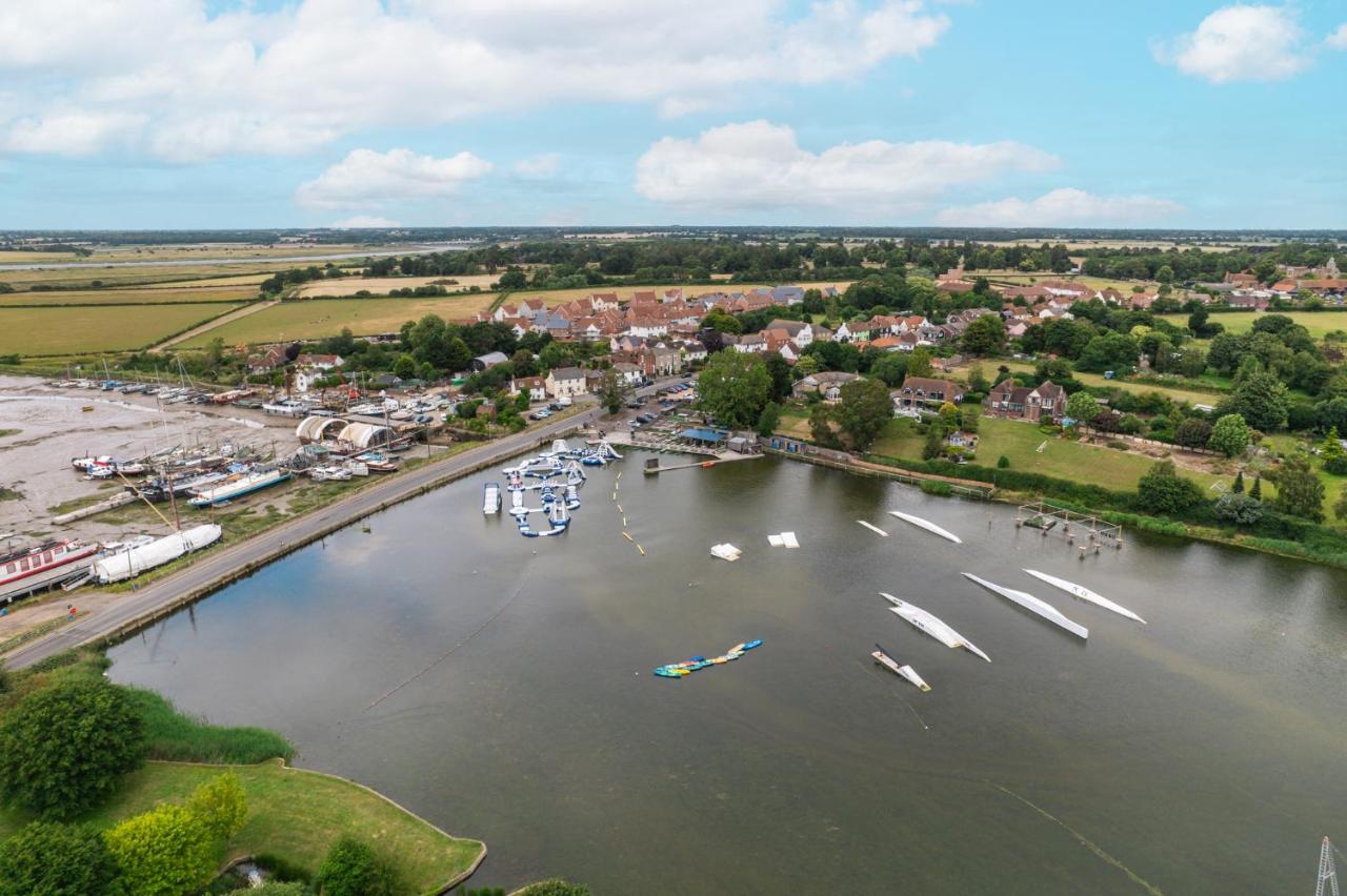 Mill Dam Lake House Saint Osyth Exteriör bild